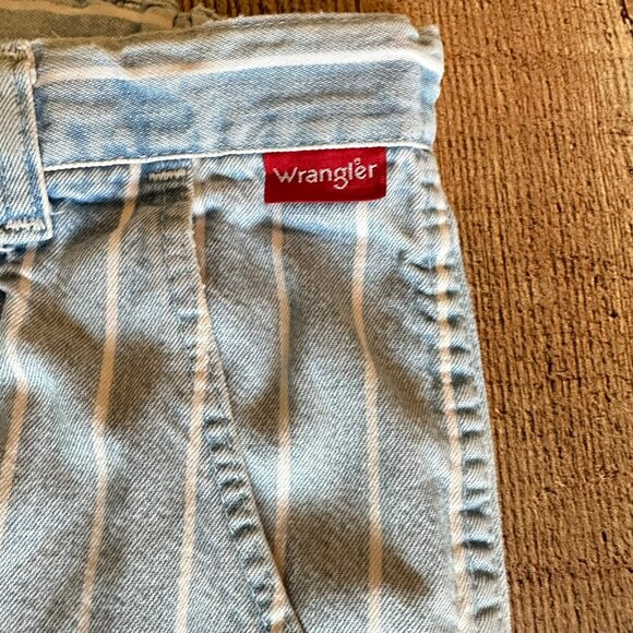 Vintage Wrangler Striped Light Blue Denim Shorts With Pleated Front & Button Clo - Picture 12 of 13